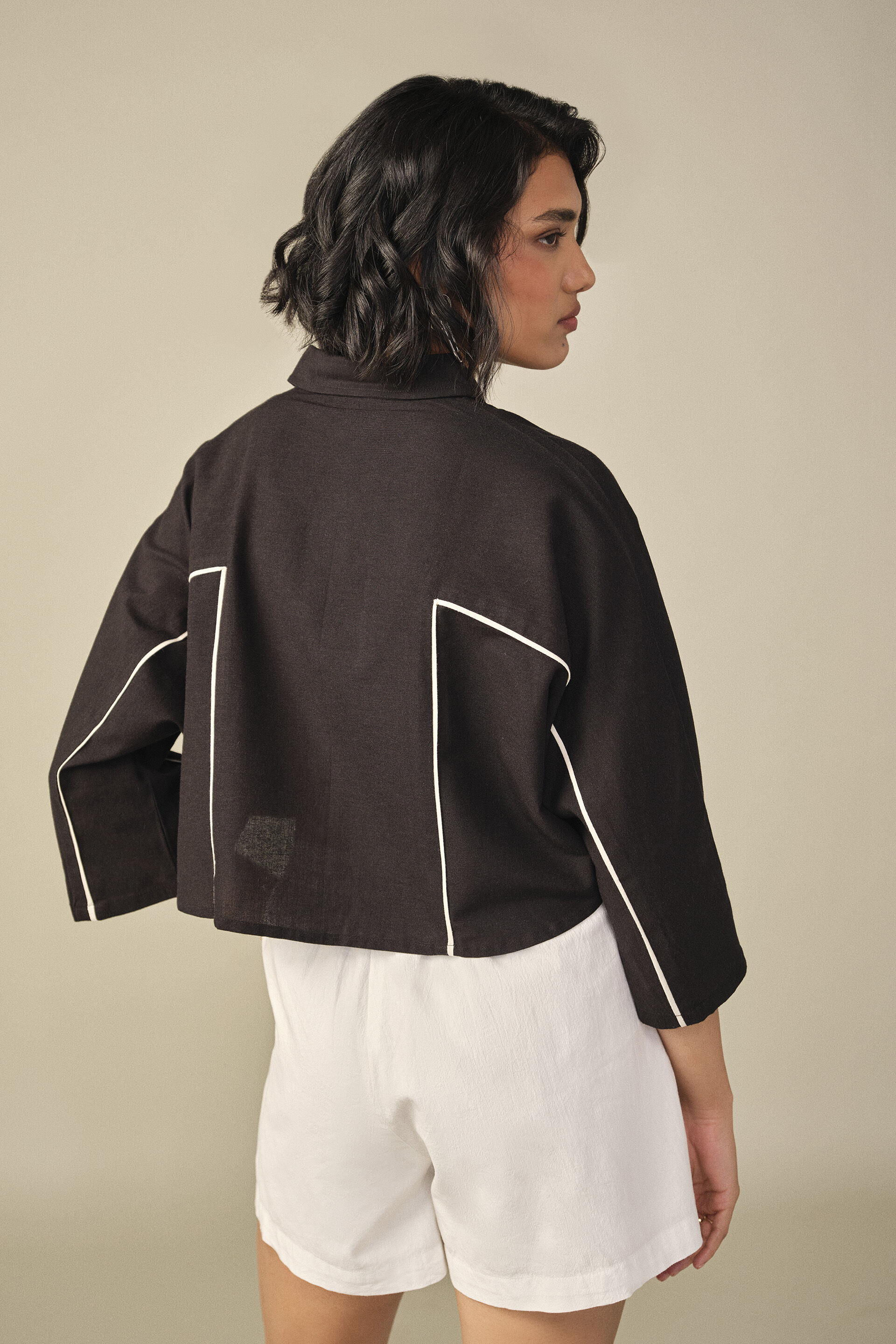 Printed Crop Shirt in Black, Black, image 5